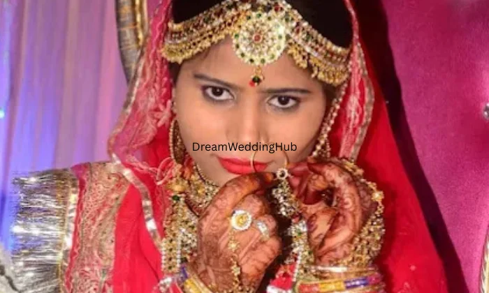 Rudraksha Unisex Salon